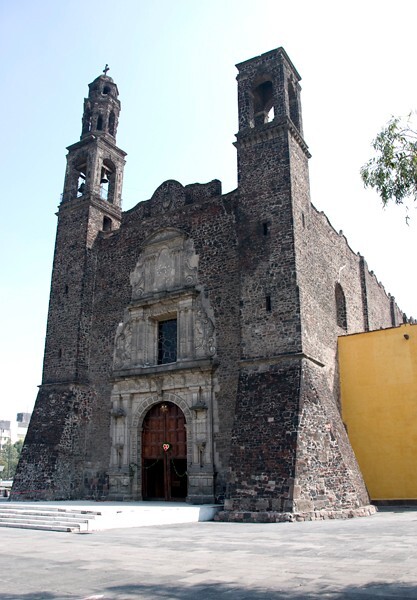 Façade &  bell-towers - Santiago