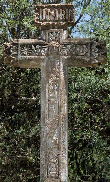Atrial cross, front - Nuestro Señor de Ojo Zarco (El Templo del Barrio)