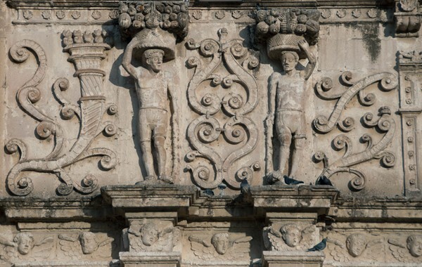 Façade architrave canephori (left) - San Pablo, façade, portería & convento