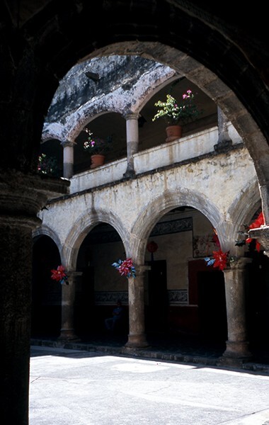Cloister - La Asunción de Nuestra Señora (Catedral), façade, porciúncula door, capilla abierta, cloister