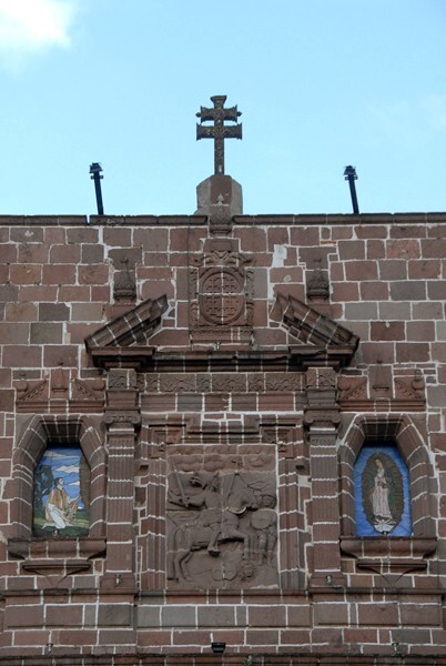 Santiago Apóstol, upper façade relief & roof cross - Tuxpan, Michoacán