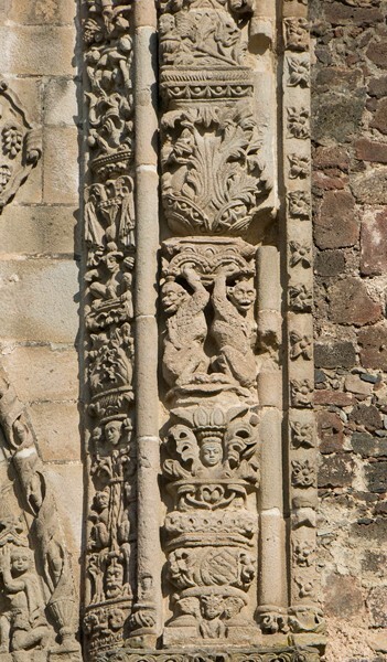 Chancel arch, upper right pilaster - San Luis Obispo, capilla abierta
