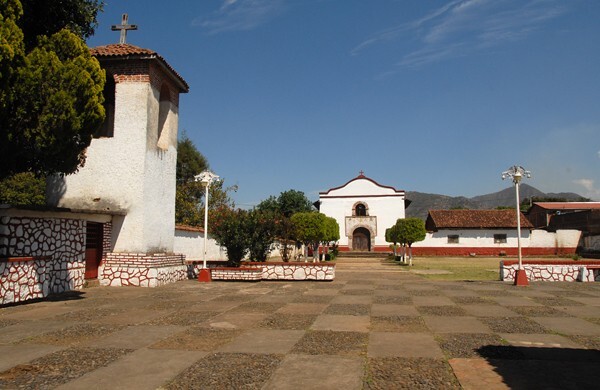 Santo Tomás & detached bell-tower - Santo Tomás, Michoacán