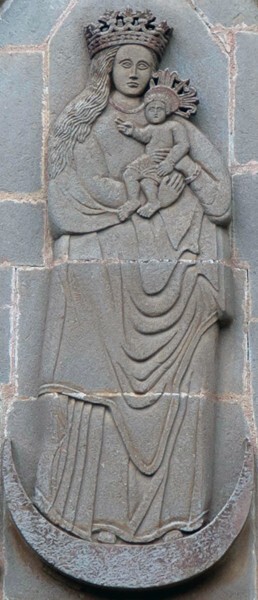 Façade pediment - Façade, nave & sanctuary