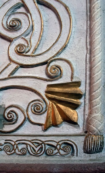 Nave wall relief & Franciscan cord - Santa María, Capilla de la Candelaria