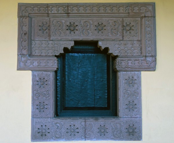Guátapera, patio window - Guatápera (Pueblo Hospital), Yurishio (Hospitalito)