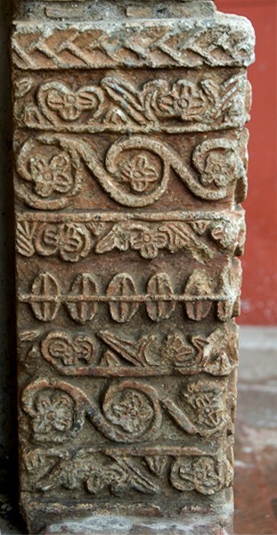 Façade portal, right pilaster, jamb base - El Señor de la Salud