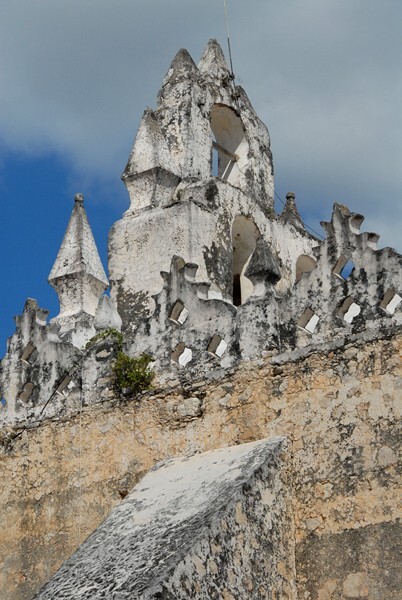 San Antonio de Padua, façade espadaña - Tekit, Yucatán