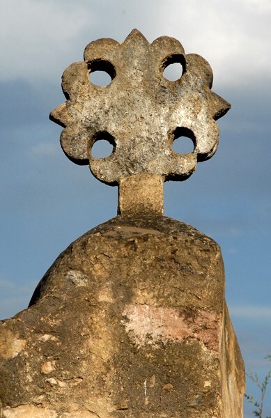 San Felipe, atrial gate finial - San Felipe de los Alzati, Michoacán