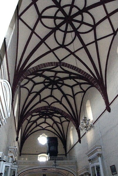 Nave, ribbed vault - San Francisco