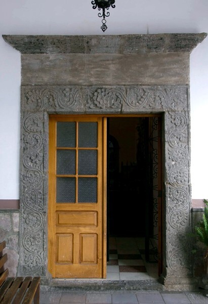 Cloister portal - La Magdalena