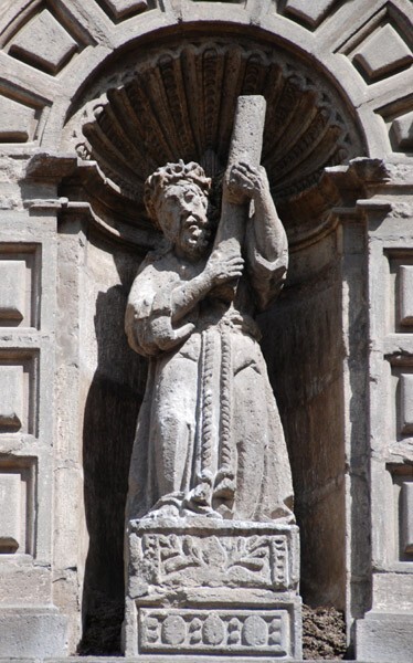 Main façade niche sculpture, Via Crucis - Jesús Nazareno