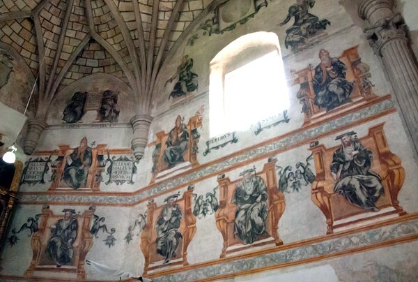 Sanctuary murals (right) - San Agustín, nave, capilla abierta & atrial cross