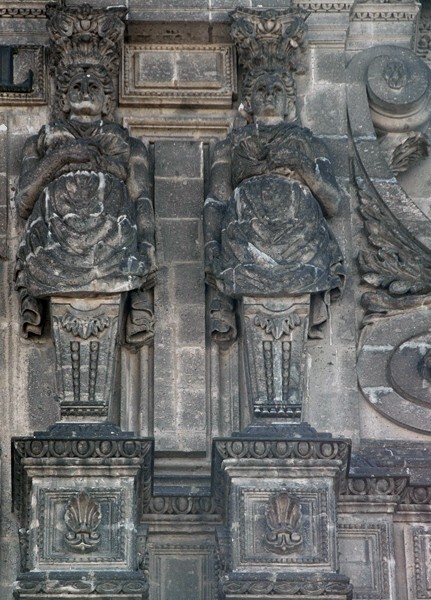 Façade, top tier atlantes - San Agustín