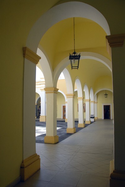 Hospital de Nuestra Señora del Refugio, chapel patio ambulatory - Tlaquepaque, Jalisco