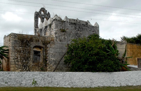 San Juan Bautista, apse, espadaña & atrial wall - Sahcabá, Yucatán