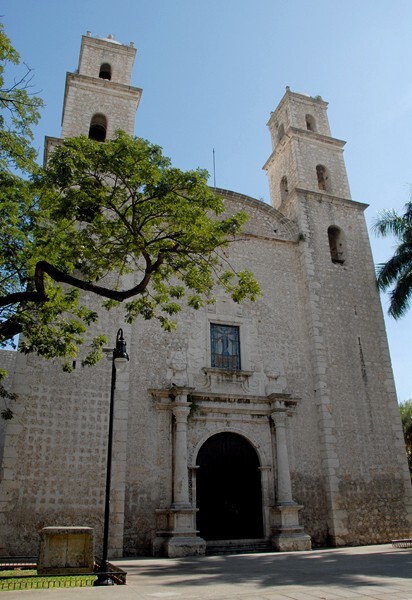 Façade & bell-towers - La Tercera Orden