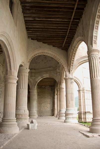 Capilla abierta, pillars, arches & beamed ceiling - Capilla abierta