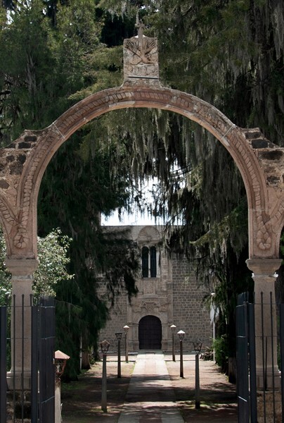 West atrial gate, central arch - San Andrés, façade, portería & atrial gate