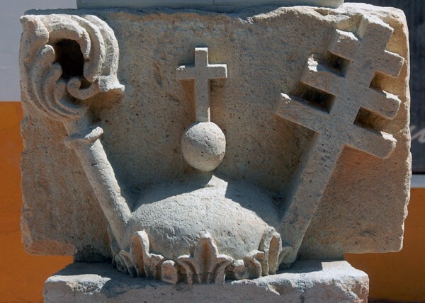 Magdalena, atrium triple cross relief - Pachuquilla, Hidalgo