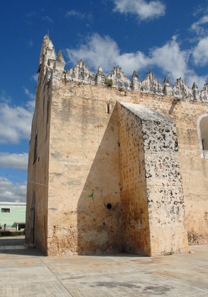 San Antonio de Padua, façade & exterior nave buttressing - Tekit, Yucatán