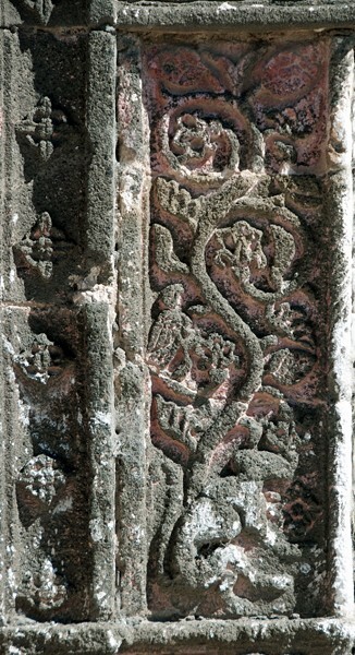 El Calvario, ex-façade portal, left pillar relief - Apizaquito, Tlaxcala