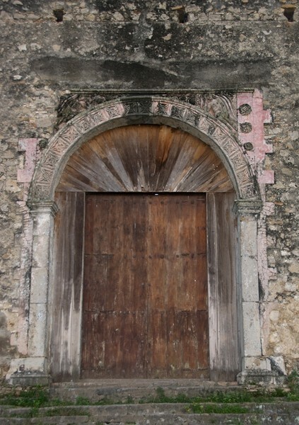 Santiago Apóstol, façade, main portal - Temapache, Veracruz