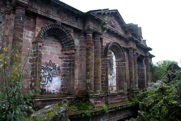 San Juan Bautista, façade - Parangaricutiro, Michoacán