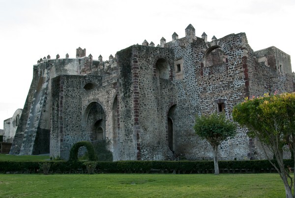 Convento & apse - San Pablo, façade, portería & convento