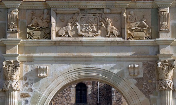Santiago Matamoros, capilla abierta, façade, main portal closeup - Santiago Matamoros, capilla abierta (basílica)