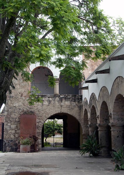 Hacienda Santa Cruz, Casa Grande, patio - Santa Cruz del Valle, Jalisco