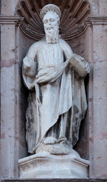 La Transfiguración de Cristo, façade, main portal sculpture (right) - La Transfiguración de Cristo