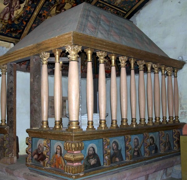 Baptistery - Santiago Apóstol