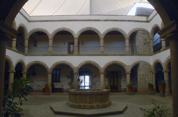 San Juan Bautista, cloister & well - Tulancingo, Hidalgo