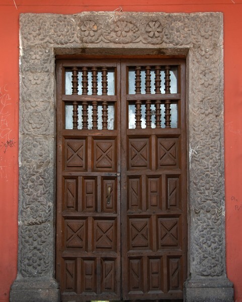 Cloister portal - La Magdalena