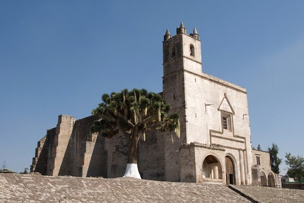 Church & atrio - San Andrés, façade, capilla abierta, portería, posas, atrial cross & nave