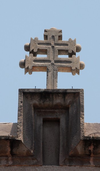Querétaro, Querétaro, Calle Josefa Vergara #25, roof cross - Querétaro