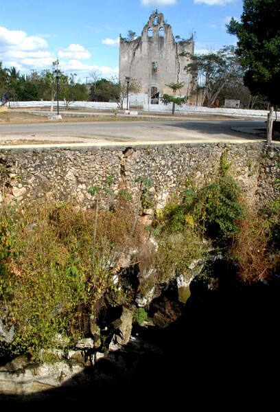 San Juan Bautista & cenote - Tixhualahtún, Yucatán
