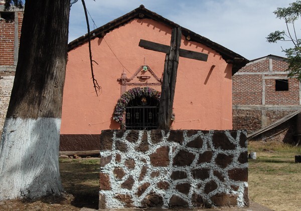 San Pedro Apóstol (capilla de barrio) - Tarecuato, Michoacán