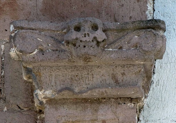 San Miguel Arcángel, façade, main portal, right pilaster capital - Tornacuxtla, Hidalgo