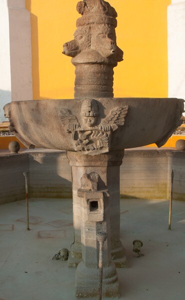 San Juan Evangelista (parish church), fountain - Acatzingo, Puebla