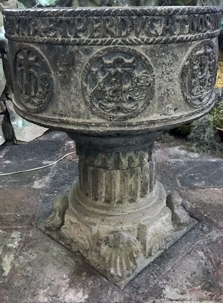 South transept baptismal font - Señor Santiago