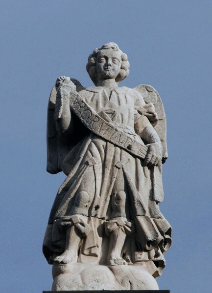 Roof sculpture, archangel - Catedral de la Inmaculada Concepción