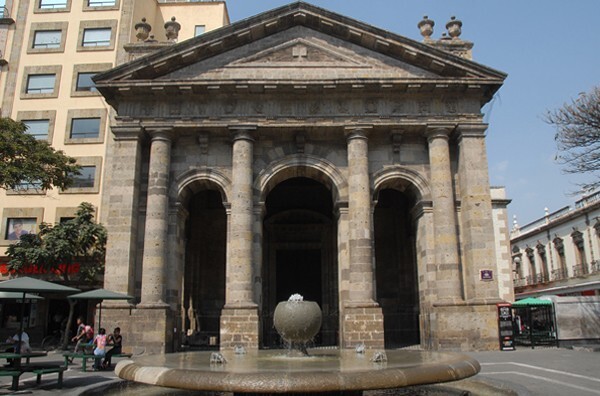 Façade - Santo Tomás