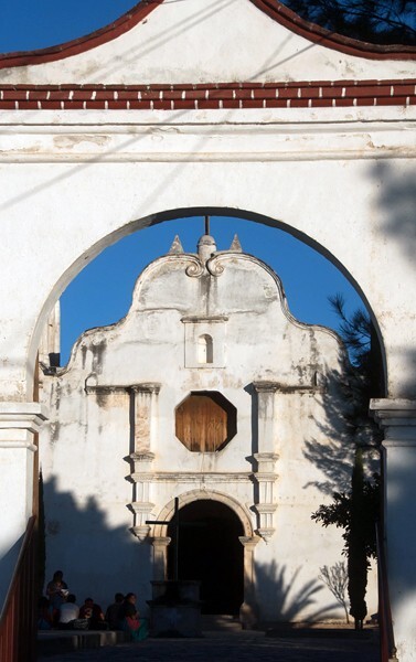San Lucas Evangelista, façade & atrial gate - Quiaviní, Oaxaca