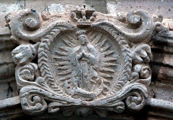 San Pascual de Bailón, façade, main portal archivolt keystone - Chimaltitlán, Jalisco