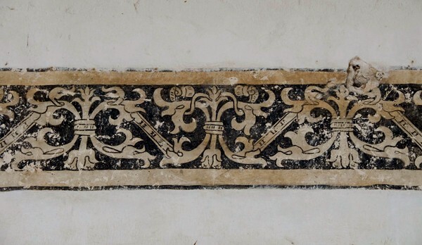 Upper cloister walk, mural frieze - Santo Domingo