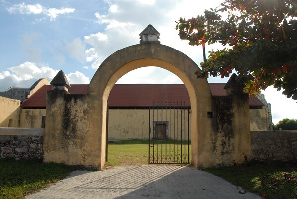 San Antonio de Padua, lateral atrial gate - Uci, Yucatán