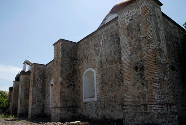 Exterior nave buttressing - Santo Domingo