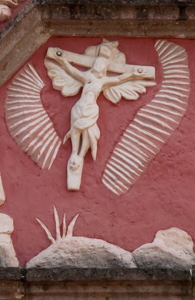 Lateral portal pediment, Seraphic Vision, detail - La Tercera Orden